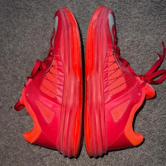 Men’s Nike Hyperdunk Sneakers - Picture 5 of 9